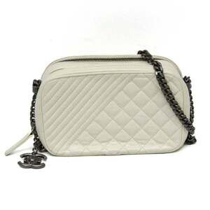 CHANEL Leather Shoulder Bag